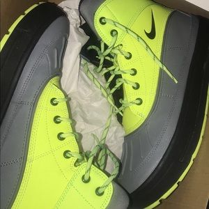 Nike Boots Size 6.5 !!
